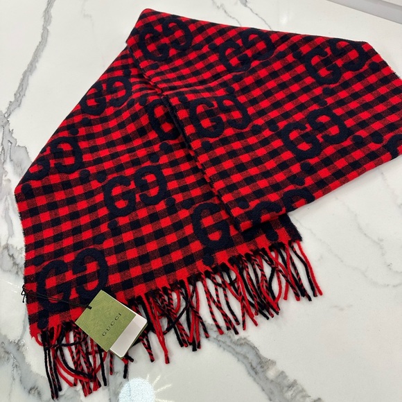 Gucci GG Scarf - Picture 6 of 6